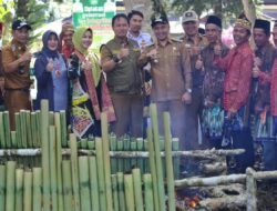 Perlombaan Ngelemang Bebakhong Jadi Sarana Lestarikan Budaya Lampung Barat