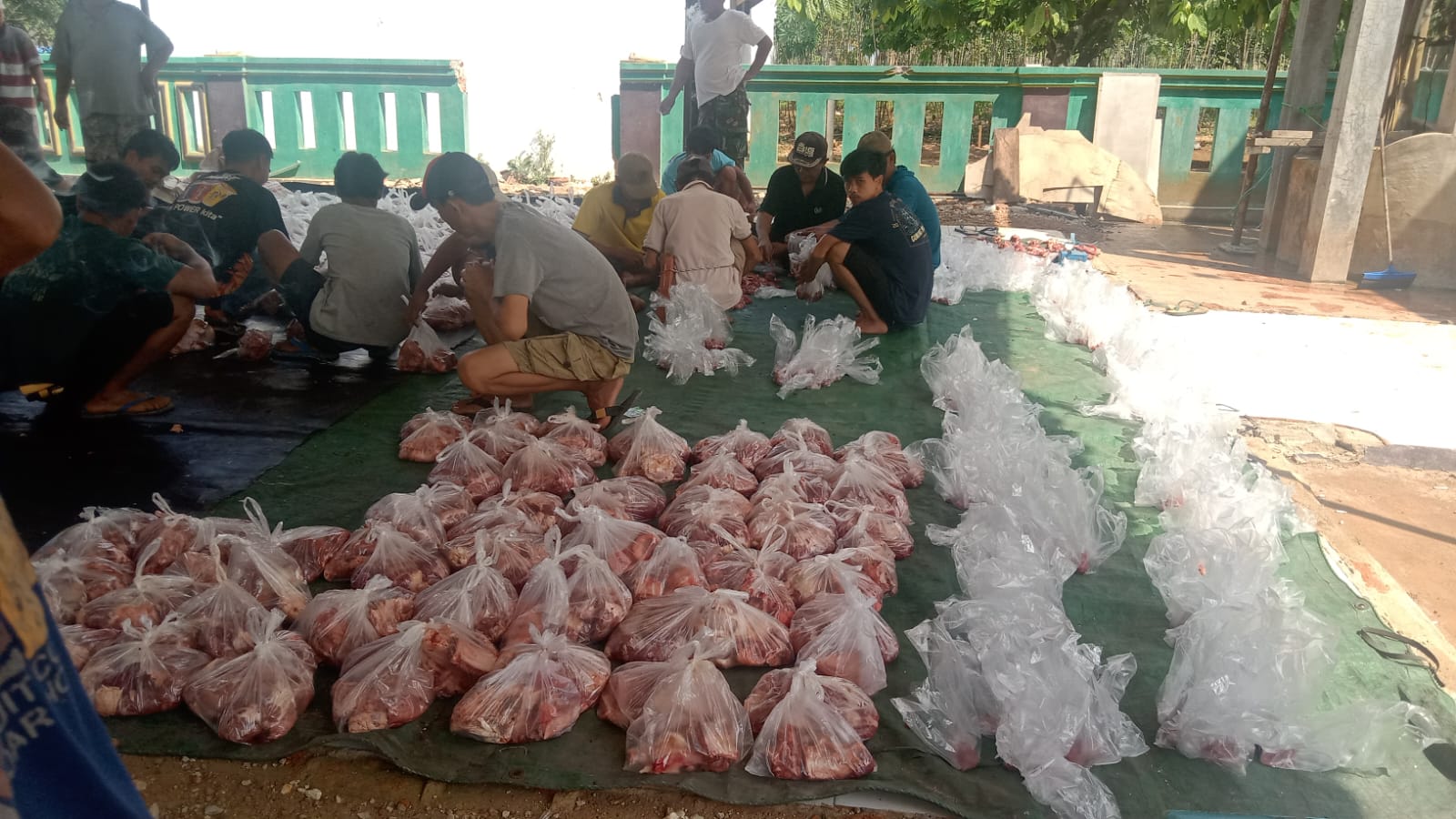 Idul Adha Desa Roworejo Potong 15 Sapi Dan 34 Kambing Kurban Lampung One