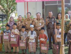 Hari Bhakti Adhyaksa ke-63, Kejari Tulangbawang Gelar Sunatan Massal