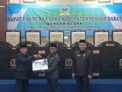 Rapat Paripurna DPRD Pesisir Barat Penyampaian RANPERDA Penggunaan APBD 2022