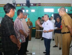 Pemkab Lampura Serahkan Alsintan ke Kelompok Tani Penerima Manfaat DAK