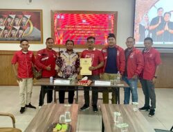 Dipimpin Ketua DPD, PSI Kota Bandar Lampung mendatangi KPU Kota Bandar Lampung