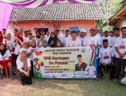 Orang Muda Ganjar Serap Aspirasi dan Beri Sejumlah Bantuan kepada Petani Karet di Way Kanan