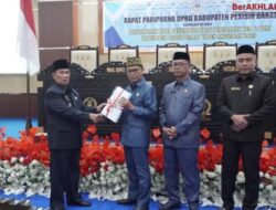 Pemkab Pesisir Barat Hadiri Rapat Paripurna DPRD Penyampaian Nota Draf Perubahan KUA – PPAS TA 2023