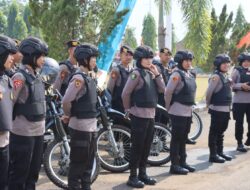 Antisipasi Ganguan Kamtibmas di Hari Jumat, Polwan Polres Lampura Gelar Patroli