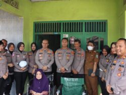 Jelang HUT Polwan ke-75, Srikandi Polres Pringsewu Anjangsana ke Kediaman Warakawuri