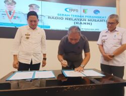 Minimalisir Resiko Nelayan Melaut, Pemkab Pesawaran Bekerja Sama dengan YPPTI Berikan Perangkat RANN