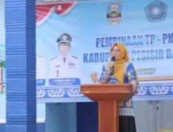 Ketua TP PKK Pesibar Buka Kegiatan Pembinaan Percepatan Penurunan Stunting