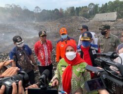 Eva Dwiana Tinjau Lokasi Kebakaran TPA Bakung