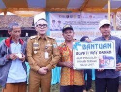 Bupati Way Kanan Beri Bantuan Alat Pengolah Pakan Ternak