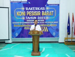 Bupati Pesibar Hadiri Rakerkab KONI dan Pelantikan Pengurus KOK