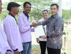 Bupati Pesawaran Berikan SK Perhutanan Sosial ke Masyarakat Penggarap Kawasan Hutan Register 18