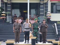 Sukseskan Pemilu 2024, TNI-Polri, Kajari dan Pol PP Gelar Apel 4 Pilar di Polres Way Kanan