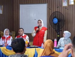 Ketua PMI Lampung Serahkan Bantuan Sosial di Kampung Negeri Baru Way Kanan