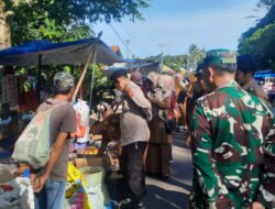 Kapolsek Pesisir Utara Terjun Langsung ke Pasar Cek Harga Bahan Pokok