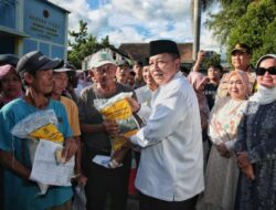 Arinal Resmikan Operasi Pasar Beras Medium dan Bagikan Bantuan Ratusan Paket Sembako