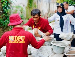 Eva Dwiana Pantau Perbaikan 13 Talud di 5 Kecamatan