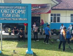 Hari Terakhir Ngantor Camat Pesisir Utara Ajak Bersih-bersih Sampah