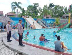 Satbinmas Polres Tuba Berikan Imbauan Kamtibmas Kepada Pengunjung di Dua Lokasi Rekreasi Pada H+2 Lebaran