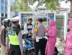 Berikan Pelayanan Optimal ke pemudik di H+6, Polres Pesibar Bagikan Makanan dan Minuman Gratis