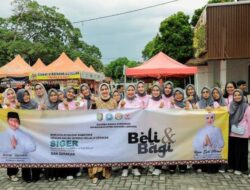 Riana Sari Arinal Bersama Dharma Wanita Persatuan Sekretariat DPRD dan Biro Perekonomian Provinsi Lampung Gelar Gerakan “Beli dan Bagi”