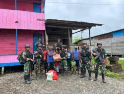 Dharma Bakti Satgas Pamtas Mobile RI-PNG Yonif 7 Marinir Gobang di Distrik Dekai, Yahukimo
