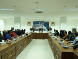 Bupati Pesisir Barat Agus Istiqlal Jumpa Pers Terkait WSL KRUI PRO 2024