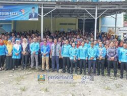 Kadinkes Pesibar Serahkan Kadinkes SPMT 307 PPPK