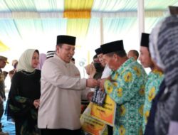 Gubernur dan Ibu Riana Hadiri Pengajian Akbar Pemerintah Provinsi Lampung di Tuba