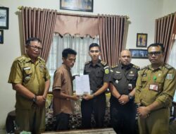Incracht: Kajari Way Kanan Kembalikan Barang Bukti Kepada Korban