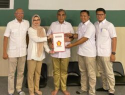 Bacalon Bupati dan Wakil Bupati Nanda Indira-Antonius Terima Surat Rekomendasi dari DPP Gerindra