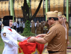 Wahdi Terima Duplikat Bendera Pusaka dan Teks Proklamasi dari BPIP