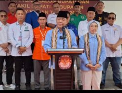 Bapaslon Ali Rahman- Ayu Asalasiyah Resmi Daftar ke KPU Way Kanan