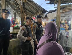 Sat Samapta Polres Lampura Imbau Pedagang Saat Patroli di Sejumlah Pasar
