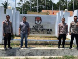 Jelang Pilkada 2024, Polres Pesisir Barat Perketat Pengamanan di Kantor KPUD