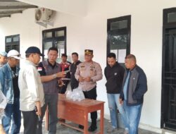 Balai Desa Sukaraja Digeruduk Warga, Bawaslu: Tidak Ada Banner Salah Satu Paslon
