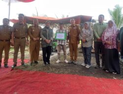 Bupati Pesawaran Terima Penyerahan Mesin Pembelah dan Penyerut Bambu kepada UMKM Lanjaran Bambu