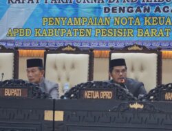 Wabup Pesibar Hadiri Rapat Paripurna Penyampaian Nota Keuangan Ranperda APBD 2025