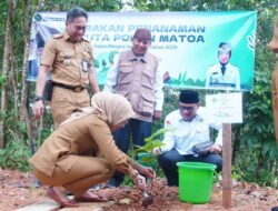 Peringati Hari Bumi, Ayu Asalsiyah Tanam Sejuta Pohon Matoa Bersama Kemenag Way Kanan