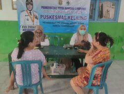 Eva Dwiana Beri Bantuan Kepada Korban Bencana Banjir di Panjang Utara
