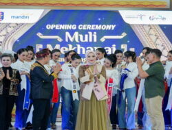 Purnama Wulan Sari Buka Lampung Fashion Show 2025