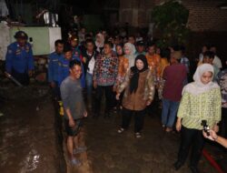 Walikota Bandar Lampung Beri Bantuan Korban Terdampak Banjir