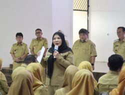 Wali Kota Eva Dwiana Tekankan Seluruh Kepsek Pentingnya Disiplin dalam Menjalankan Tugas