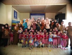 Peringati Hari Anak Nasional, Bunda PAUD Way Kanan Tinjau Sejumlah TK, Perkuat Komitmen Wujudkan PAUD Berkualitas