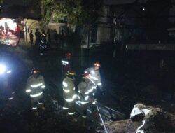 Gudang Penyimpanan Pakan Ternak Sekaligus Kandang Kambing di Way Laga Terbakar
