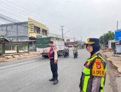 Polri Hadir untuk Masyarakat, Kapolres Lampung Utara Turun Langsung Gatur Lalin di Jalinsum Candimas